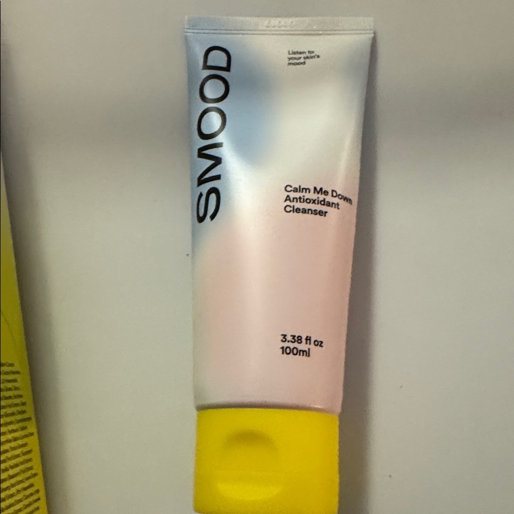 SMOOD Antioxidant Cleanser with Yellow Cap - Picture 2 of 4